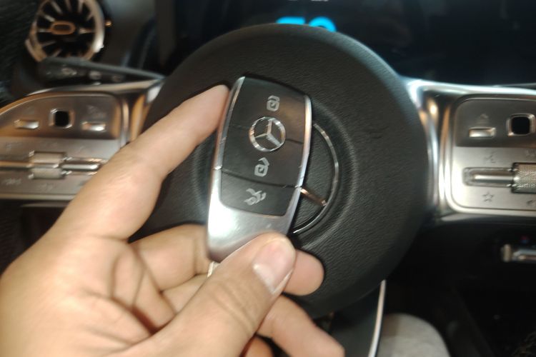 Mercedes-Benz EQB Class 2022 #13 Mercedes-Benz EQB Class 2022 car image #13