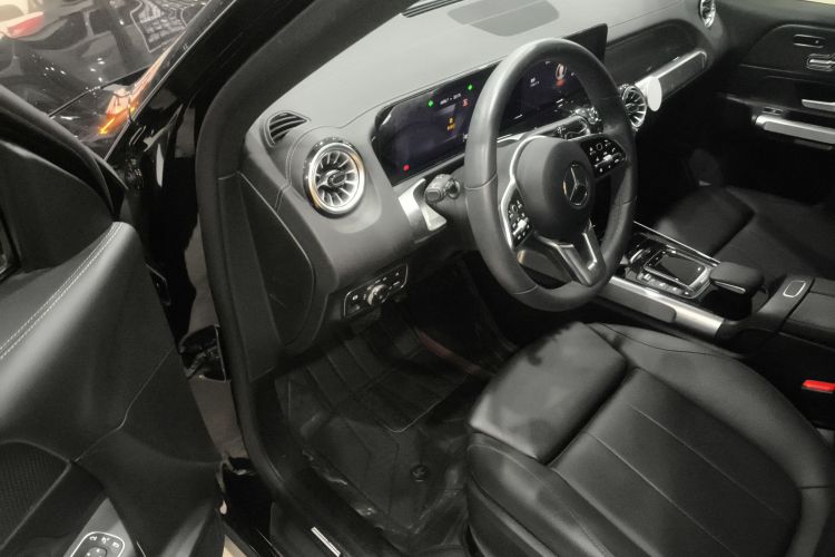 Mercedes-Benz EQB Class 2023 immagine di auto #13