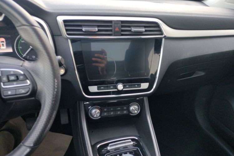 MG EZS Electric 2020 car image #13