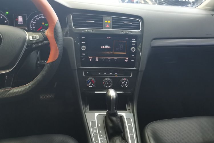 Volkswagen Golf (Imported) 2019 immagine di auto #13