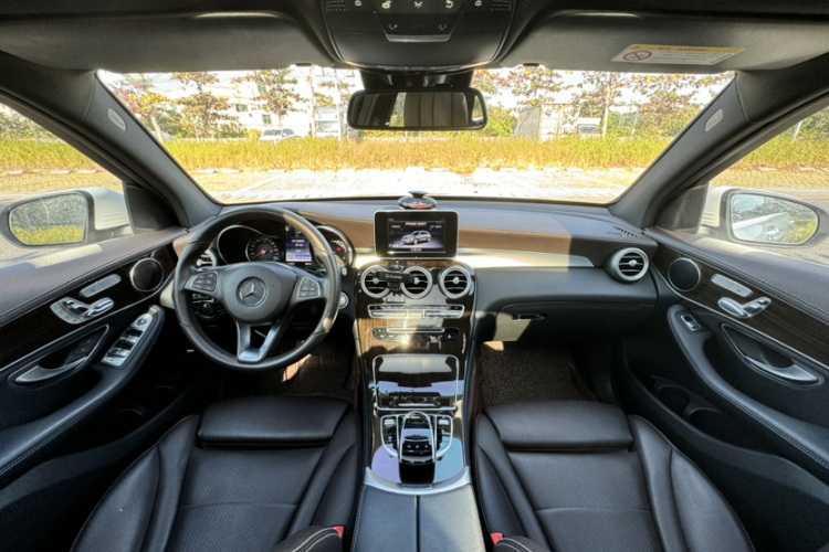 Mercedes-Benz GLC Class 2019 #13 Mercedes-Benz GLC Class 2019 car image #13