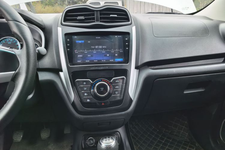 SWM斯威汽车 SWM斯威X3 2022 #13 SWM斯威汽车 SWM斯威X3 2022 汽车图片 #13