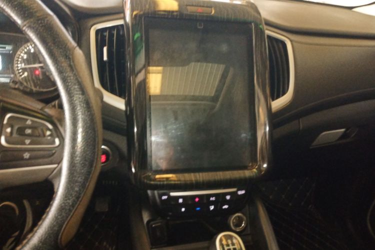 SWM X7 2016 imagen de coche #13