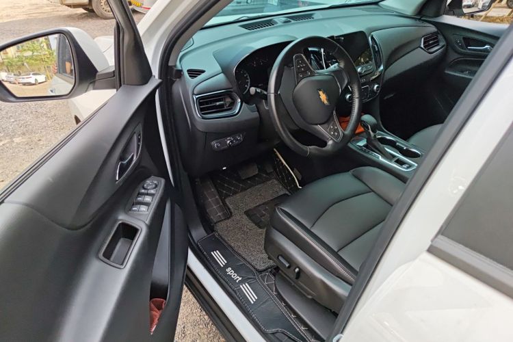 Chevrolet Equinox 2023 car image #13