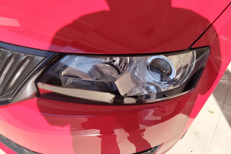 Skoda Rapid Spaceback 2016 immagine di auto #13