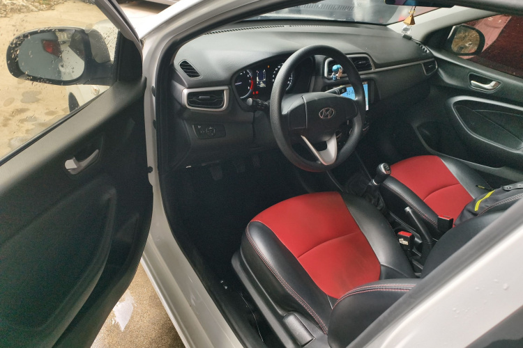 Hyundai Reina 2018 car image #13