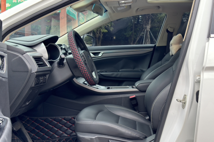 GEELY Emgrand L 2018 car image #13