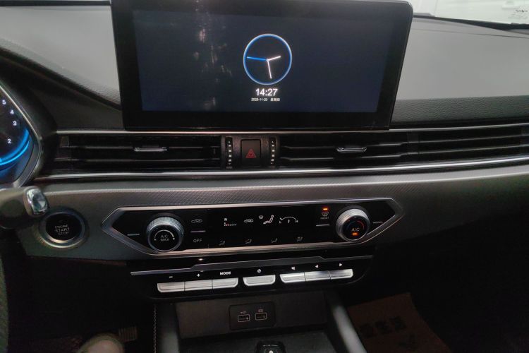 Soueast DX8 S 2023 car image #13