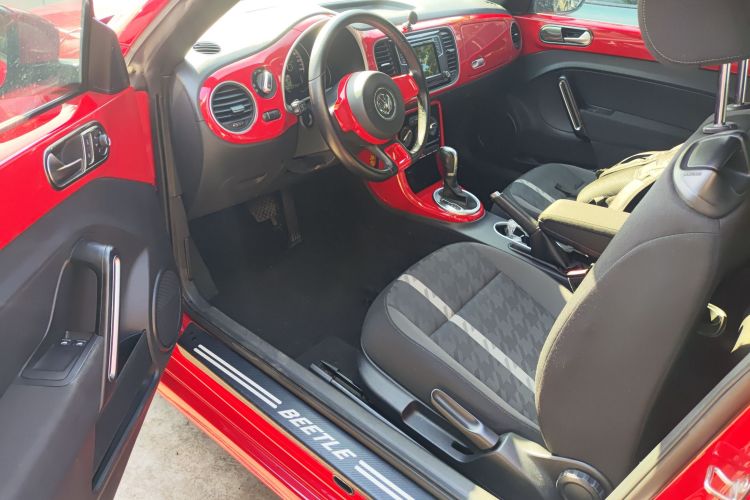 Volkswagen Beetle 2018 car image #13