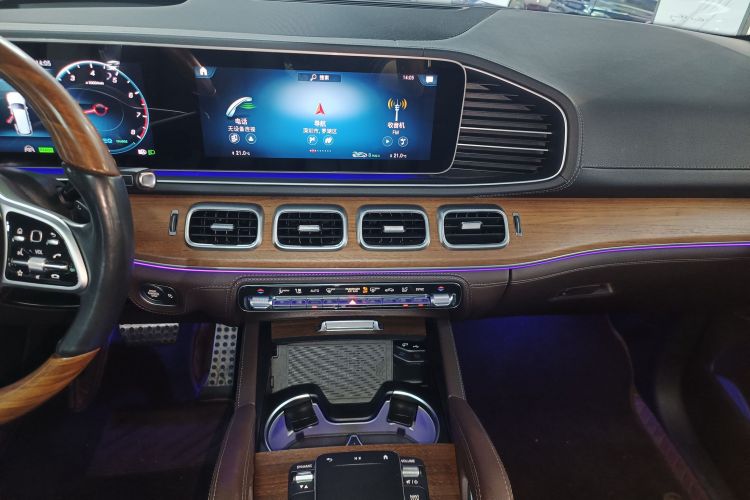 Mercedes-Benz GLS Class 2021 car image #13