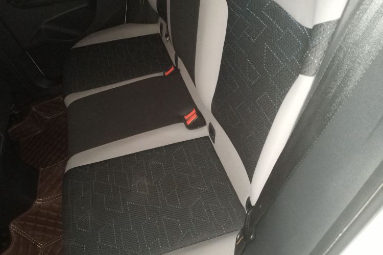 VS5 2023 car image #13