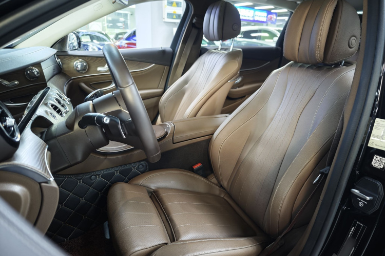 Mercedes-Benz E Class 2022 car image #13