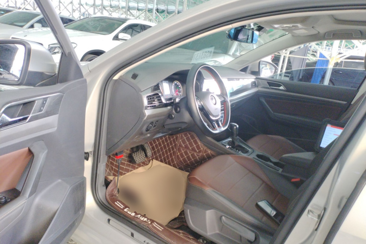 Volkswagen Lavida 2019 car image #13