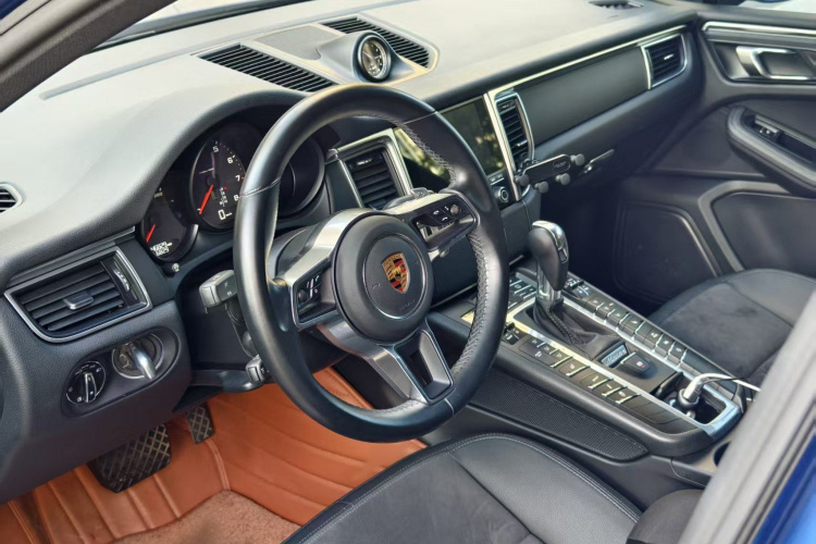 2018 immagine di auto #13
