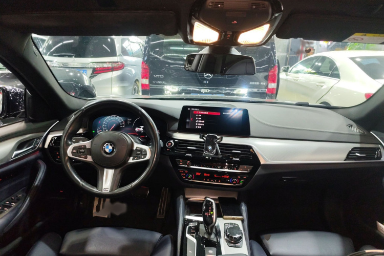 BMW 5 Series (Imported) 2018 car image #13