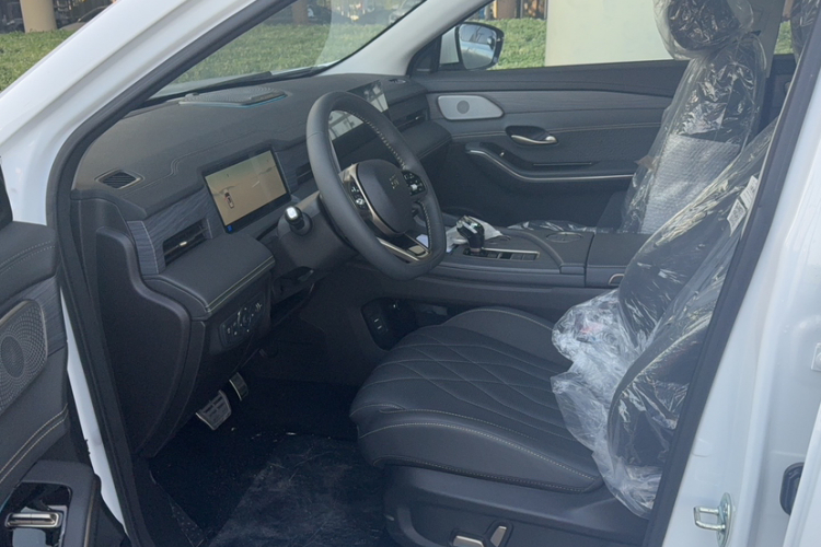 Jetour X90 C-DM car image #13