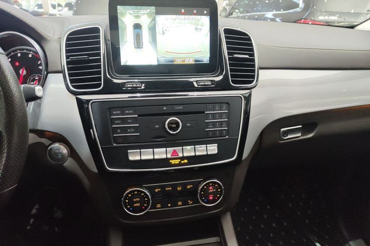 Mercedes-Benz GLS Class 2019 car image #13