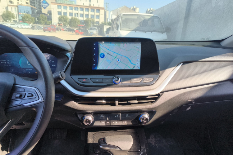 Chevrolet Charm 2023 car image #13