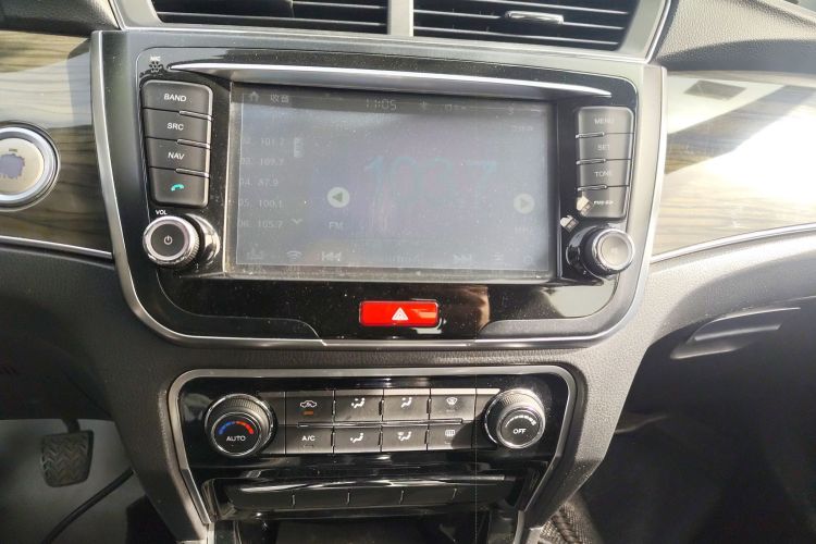 Great Wall C50 2015 #13 Great Wall C50 2015 car image #13