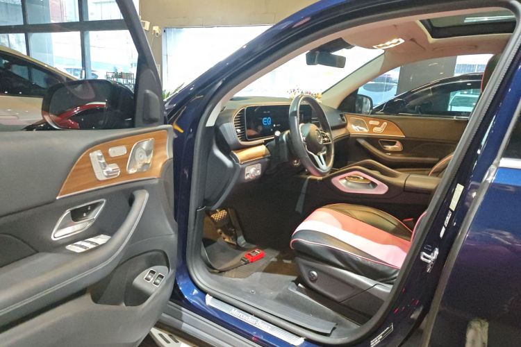 Mercedes-Benz GLE Class New Energy 2021 car image #13