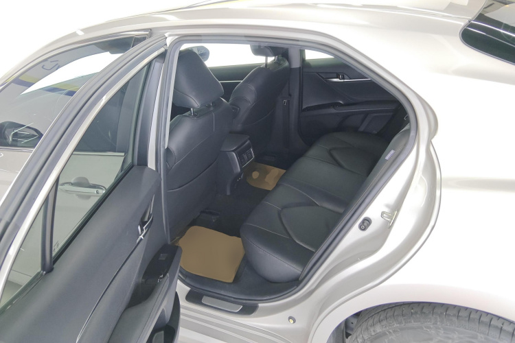 Toyota Camry 2022 image de voiture #13