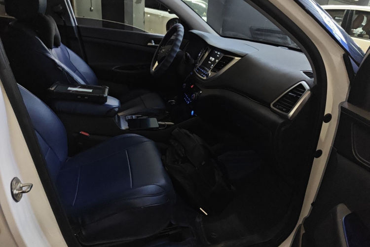 Hyundai Tucson 2017 car image #13