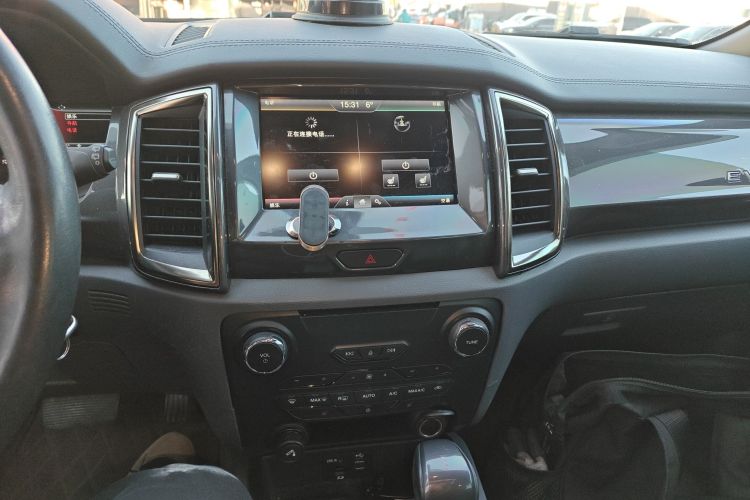 Ford Everest 2016 car image #13