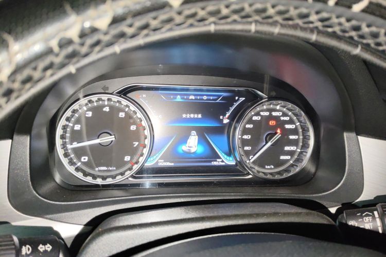 Forthing JOYEAR X6 2017 car image #13