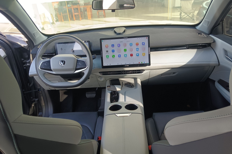 Changan UNI-Z PHEV 2024 car image #13