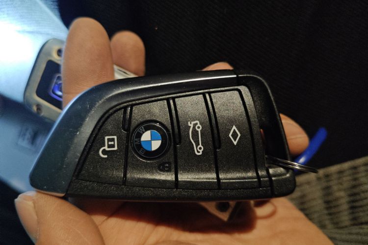 BMW iX3 2020 car image #13