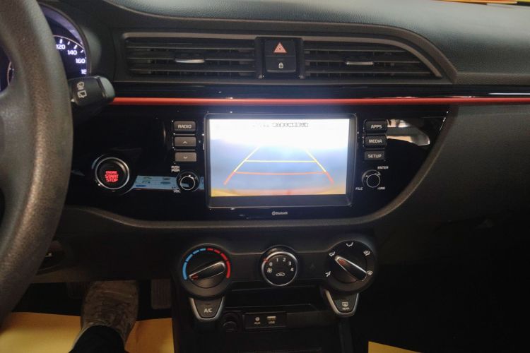 Kia Rio Cross 2018 صورة سيارة #13