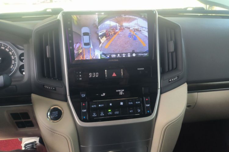 Toyota 2020 صورة سيارة #13
