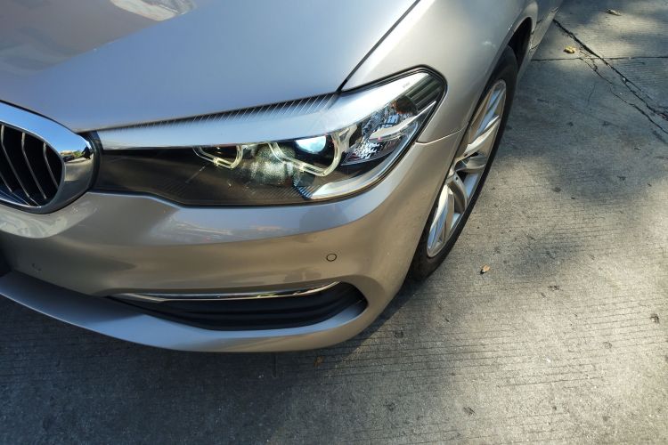 BMW 5 Series 2017 car image #13