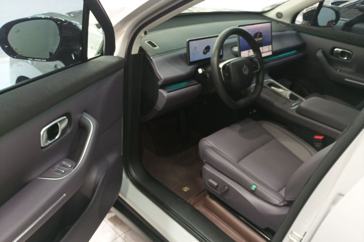 零跑汽车 零跑C10 2025 汽车图片 #13