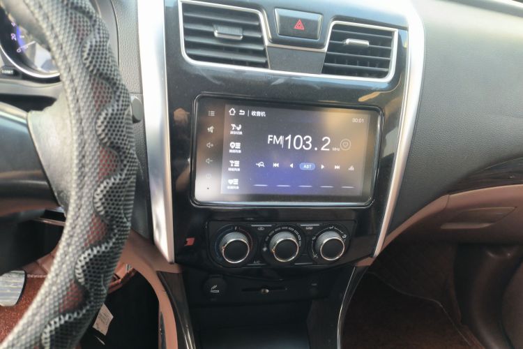 Forthing SX6 2018 car image #13