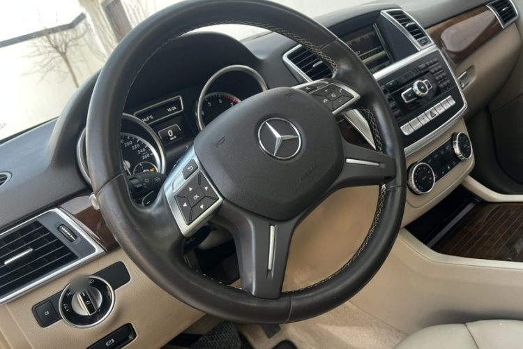 Mercedes-Benz M Class 2016 #13 Mercedes-Benz M Class 2016 car image #13