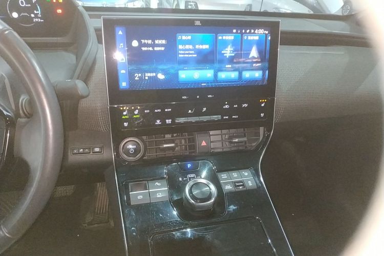 Toyota bZ4X 2022 immagine di auto #13