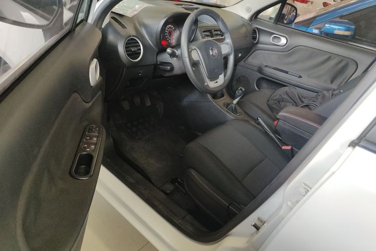 MG 3 2016 car image #13