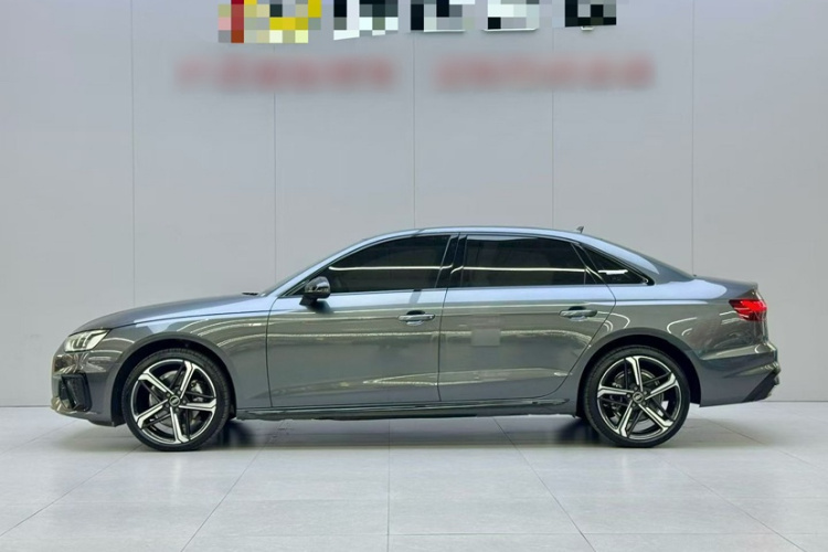 Audi A4L 2024 car image #13