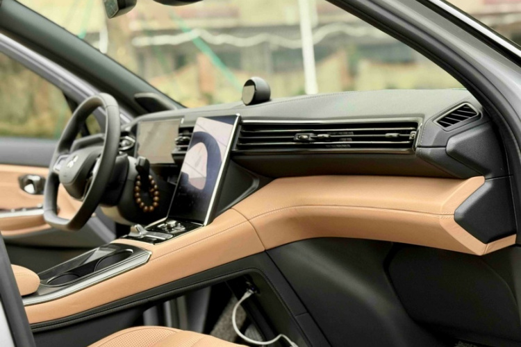 NIO ES8 2020 car image #13