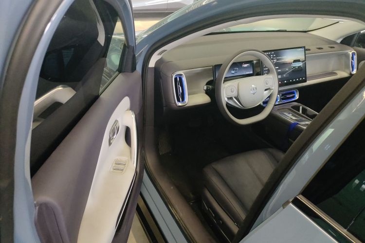 零跑汽车 零跑B01 2025 汽车图片 #13