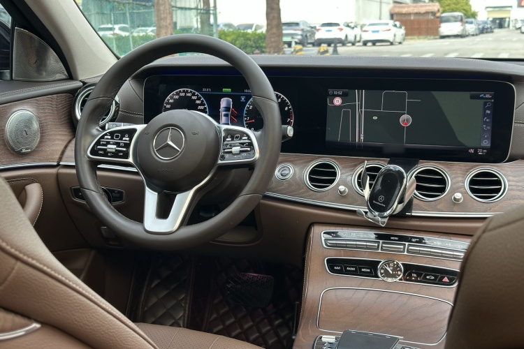 Mercedes-Benz E Class 2020 car image #13