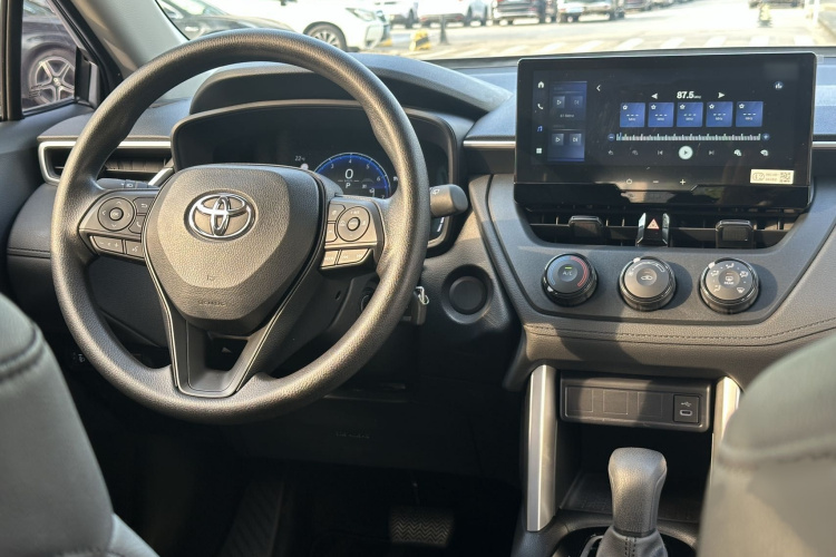 丰田 卡罗拉锐放 2023 汽车图片 #13