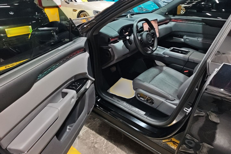 Zeekr 7X 2025 car image #13