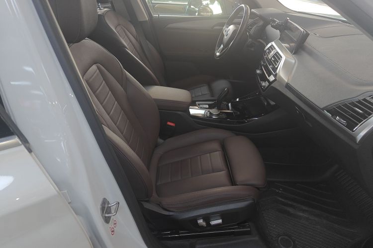 BMW iX3 2021 car image #13