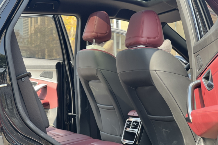 X70 PLUS 2024 car image #13