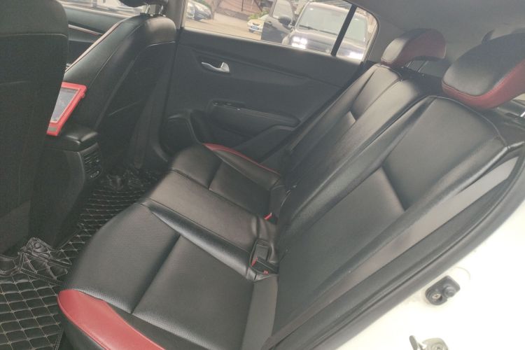 Kia Rio Cross 2018 car image #13