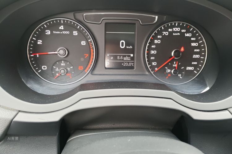 Audi Q3 2018 car image #13