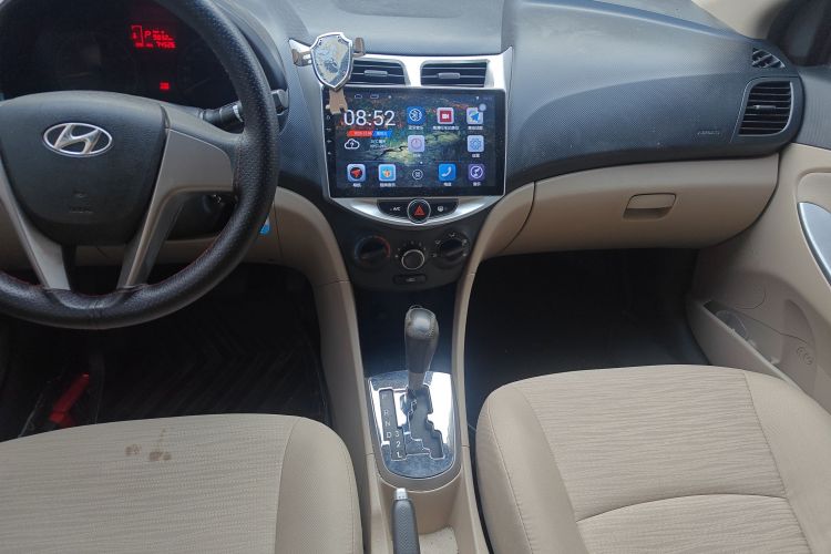 Hyundai Reina 2017 #13 Hyundai Reina 2017 car image #13