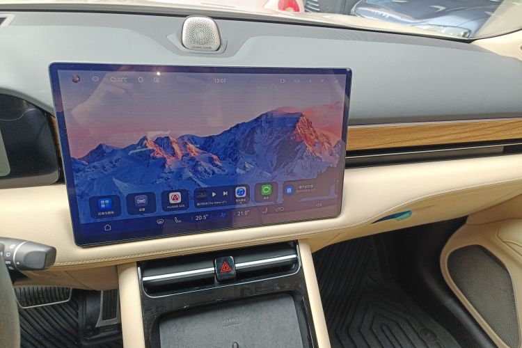 2024 car image #13